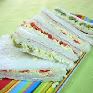 Sandwiches de miga frutados